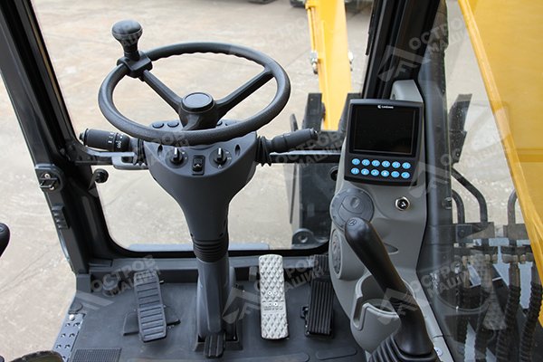 Экскаватор колесный CLGW915E