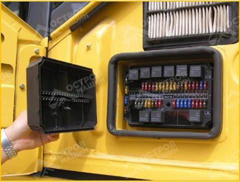 Экскаватор LiuGong CLG933E гусеничный (32 тонны)