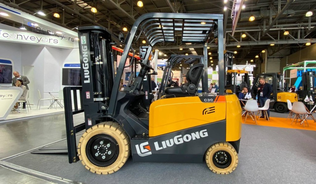 Электрический вилочный погрузчик LiuGong CLG2030A-S