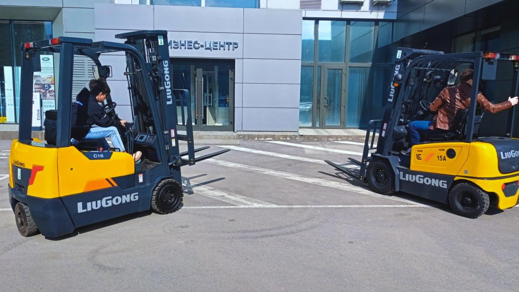 Трёхопорные и четырёхопорные электропогрузчики LiuGong