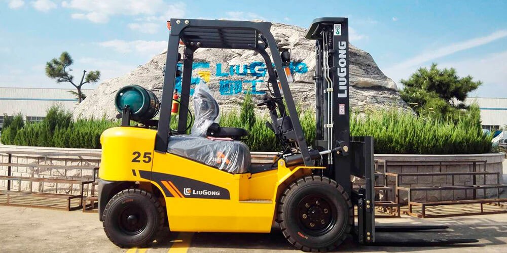 Газобензиновый вилочный погрузчик LiuGong