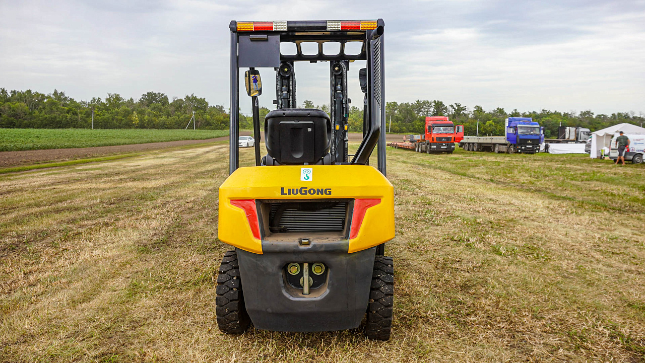 Дизельный вилочный погрузчик LiuGong CLG2030H (3 тонны)