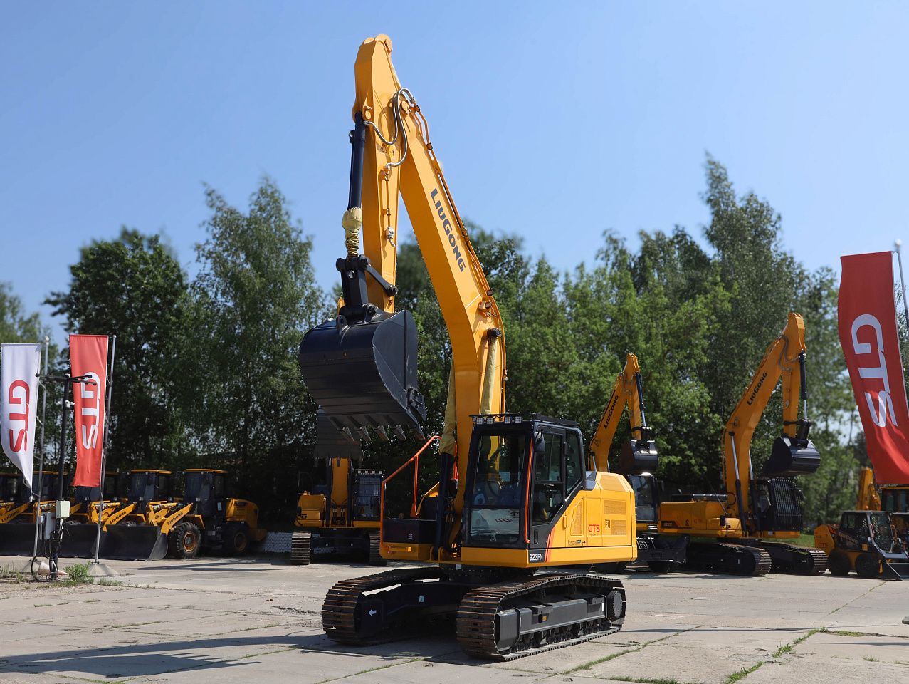 Экскаватор гусеничный LiuGong CLG923FN (23 тонны)
