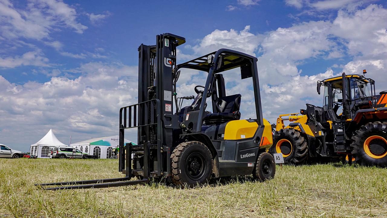 Дизельный вилочный погрузчик LiuGong CLG2020H (2 тонны)