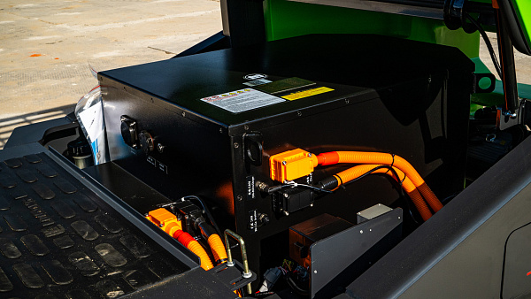 Электрический вилочный погрузчик LiuGong CPD50L-EM (5 тонн)