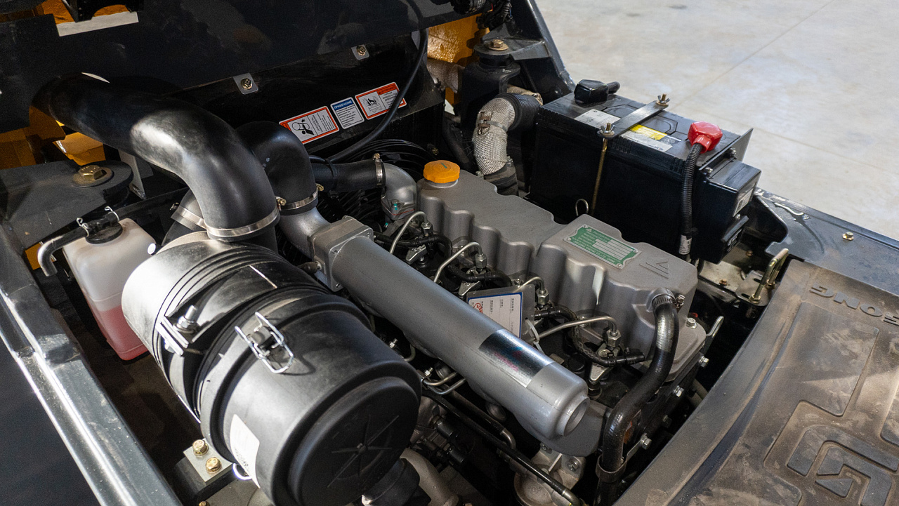 Внедорожный вилочный погрузчик LiuGong CLG2030H-R (3 тонны)