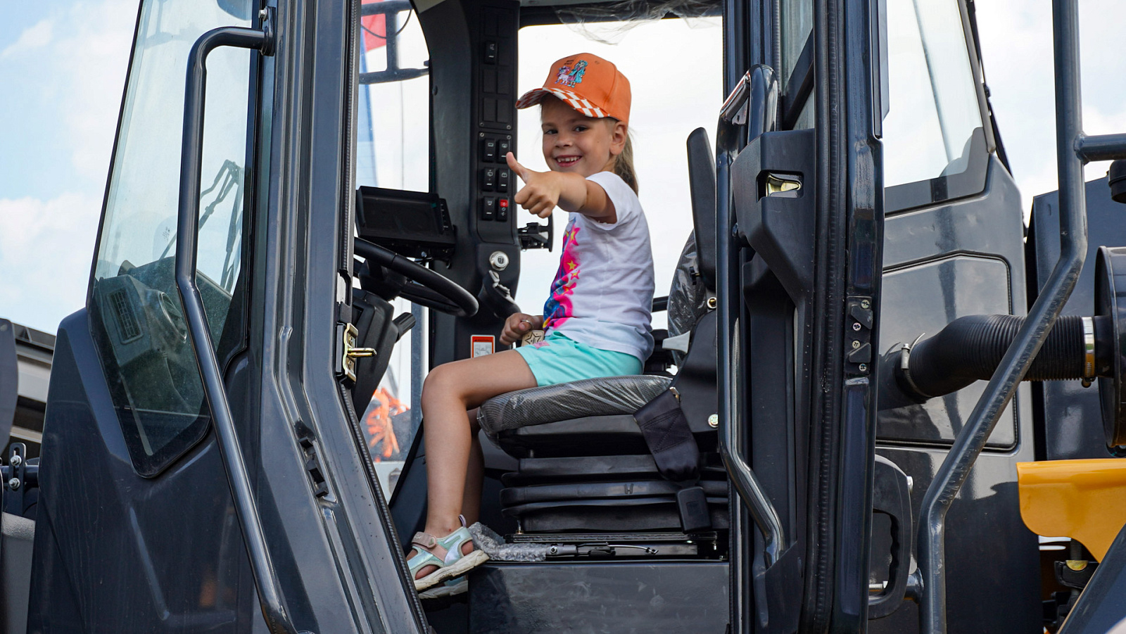 ОСТРОВ МАШИН на выставке "День Брянского поля 2024"