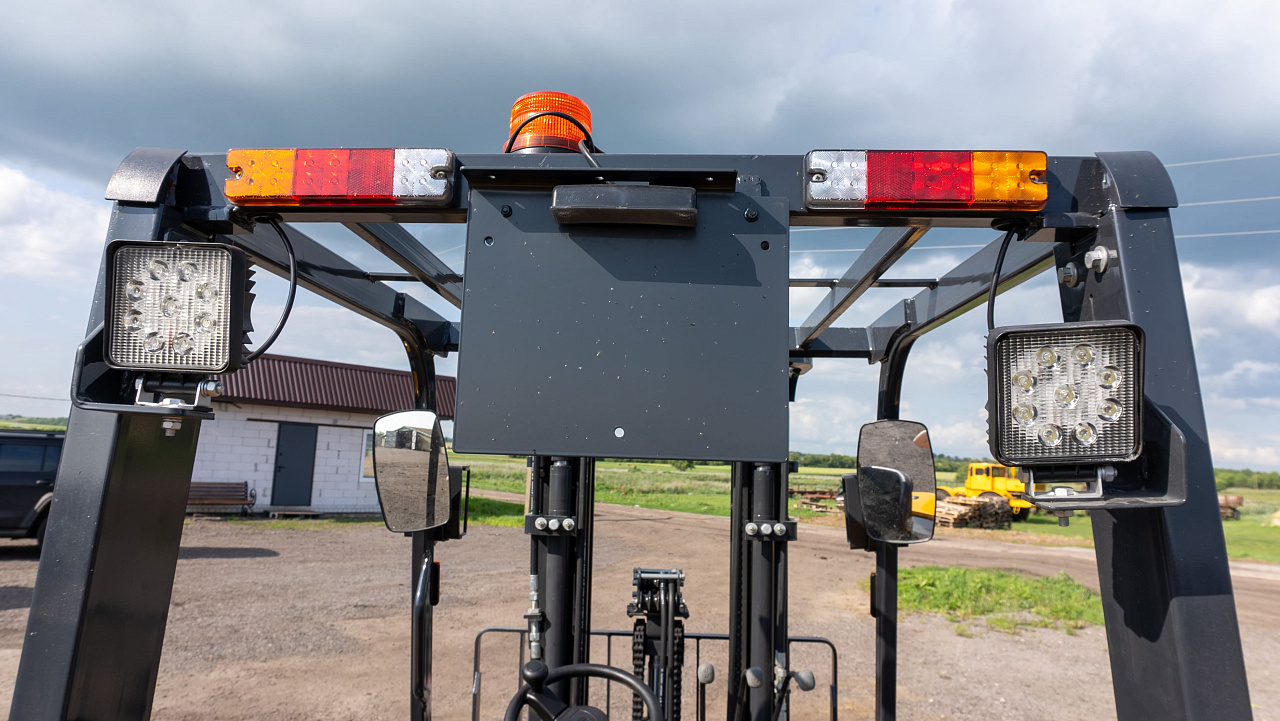 Дизельный вилочный погрузчик LiuGong CPCD25Е (2,5 тонны)