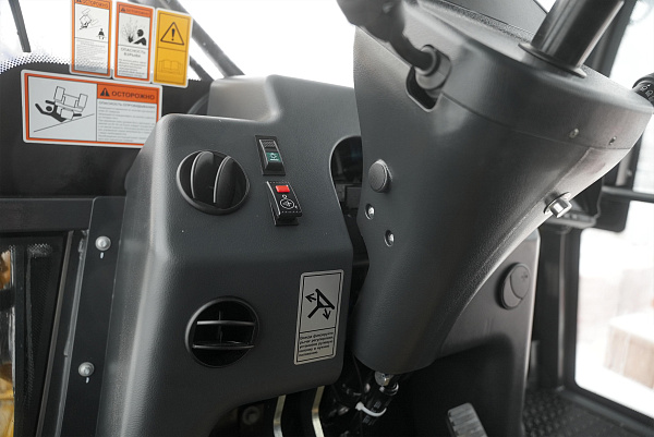 Экскаватор-погрузчик LiuGong CLG777A-S MAX