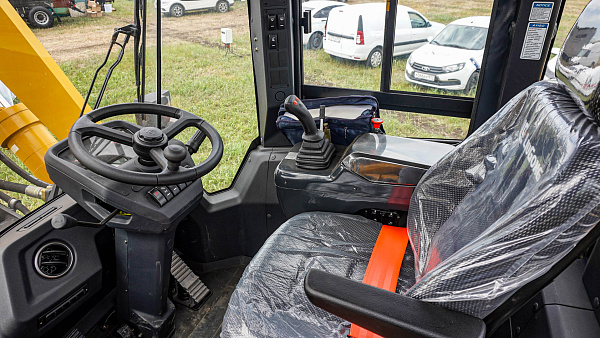 Фронтальный погрузчик LiuGong ZL50CN (5 тонн)