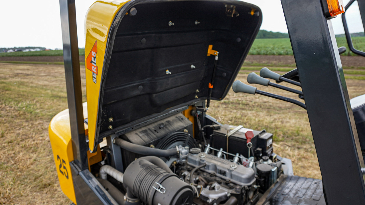 Дизельный вилочный погрузчик LiuGong CPCD25 Isuzu (2,5 тонны)