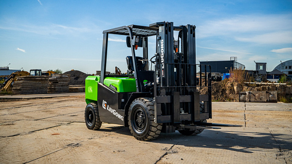 Электрический вилочный погрузчик LiuGong CPD50L-EM (5 тонн)