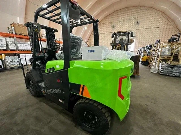 Электрический вилочный погрузчик LiuGong CPD50L-EM (5 тонн)