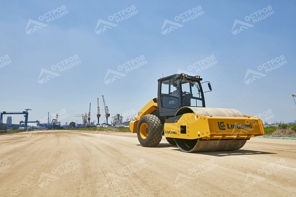 Каток грунтовый CLG6612E (полный привод)