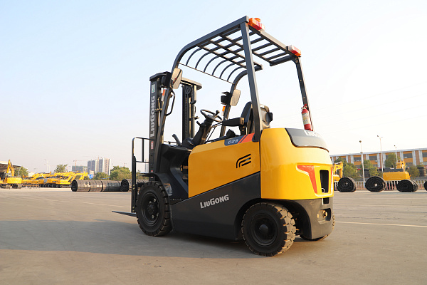 Электрический вилочный погрузчик LiuGong CLGA25-S (2,5 тонны)