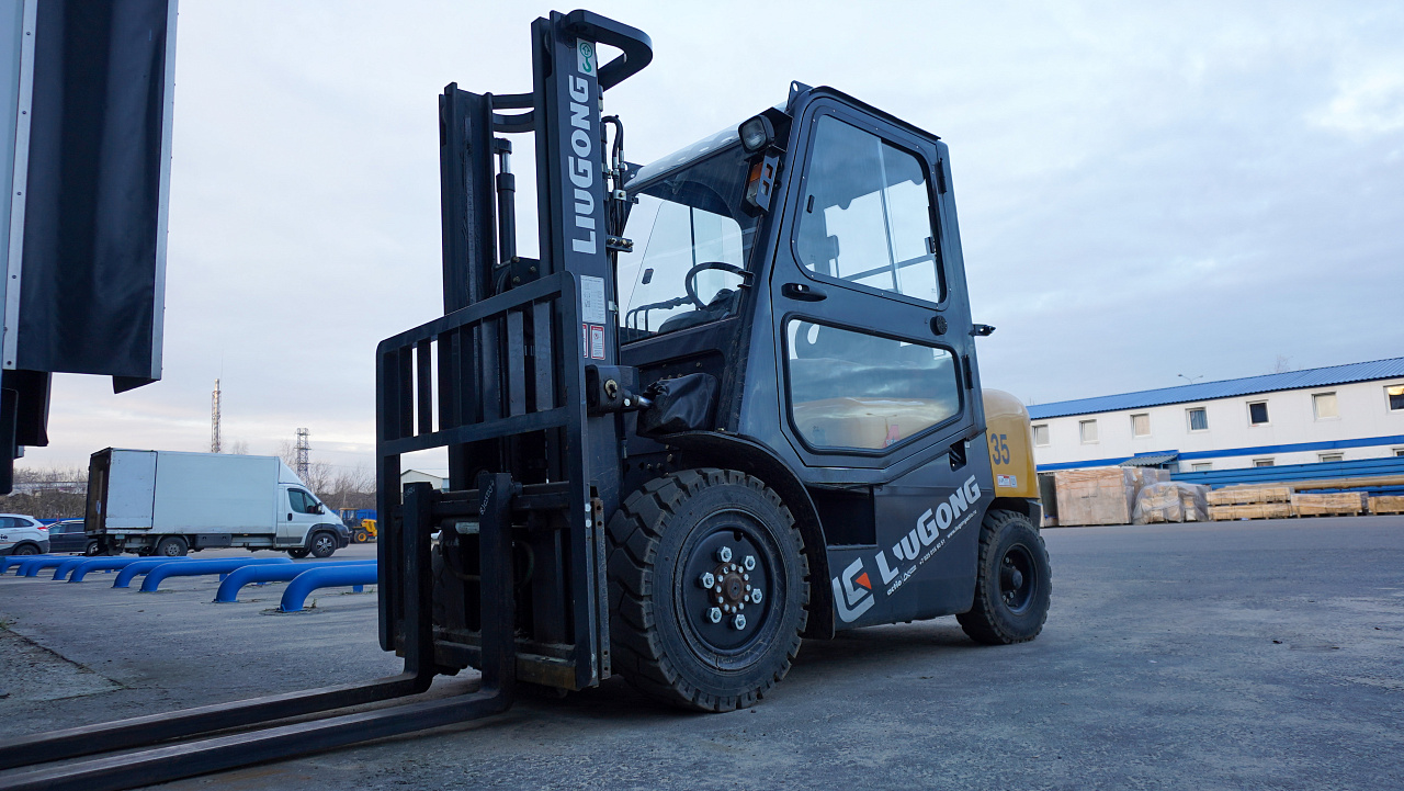 Дизельный вилочный погрузчик LiuGong CPCD35 Isuzu (3,5 тонны)