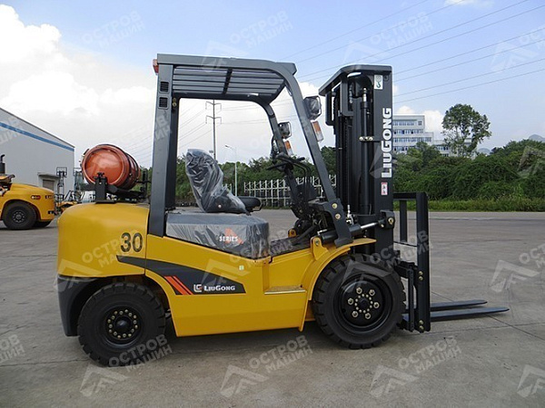 Газ-бензиновый вилочный погрузчик CPCD30 (3 тонны)