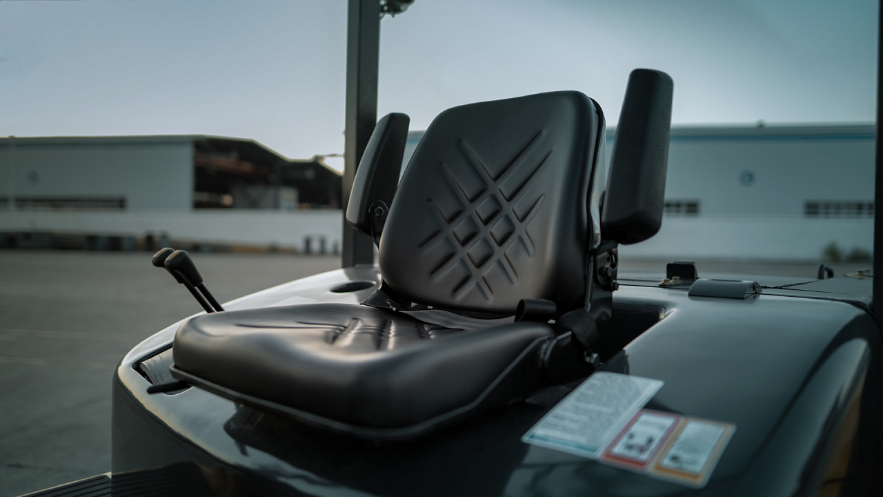 Электрический вилочный погрузчик LiuGong CLGA25-S (2,5 тонны)