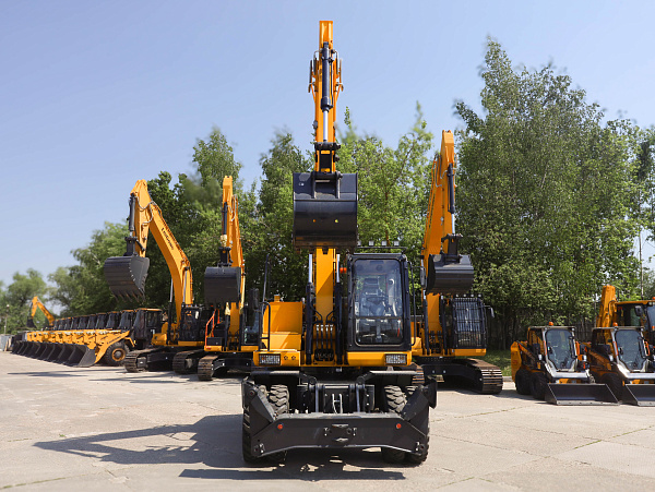Экскаватор колесный CLGW915E