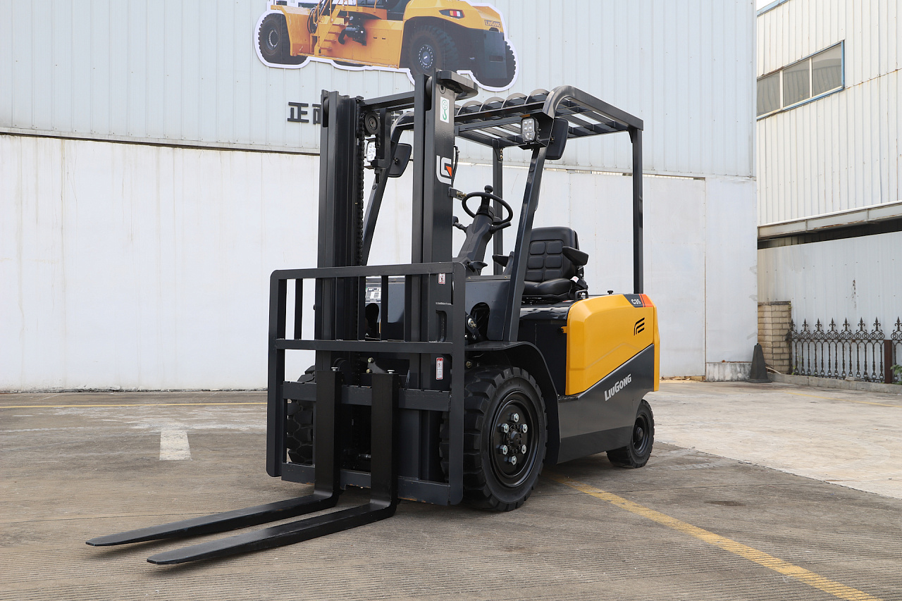 Электрический вилочный погрузчик LiuGong CLGA35-S (3,5 тонны)