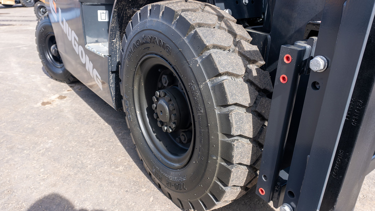 Дизельный вилочный погрузчик LiuGong CPCD20Е (2 тонны)