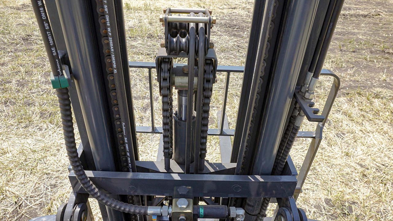 Дизельный вилочный погрузчик LiuGong CLG2020H (2 тонны)