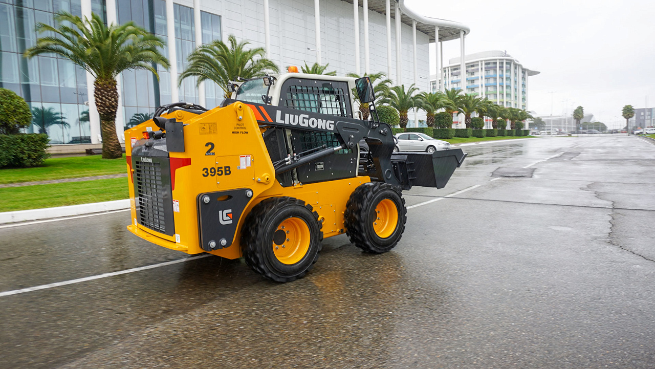 Мини-погрузчик LiuGong CLG395B