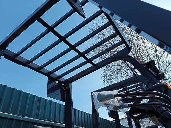 Дизельный вилочный погрузчик LiuGong CPCD30 Isuzu (3 тонны)