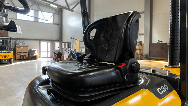 Внедорожный вилочный погрузчик LiuGong CLG2030H-R (3 тонны)