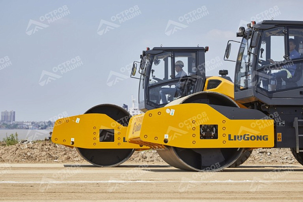 Каток грунтовый CLG6612E (полный привод)