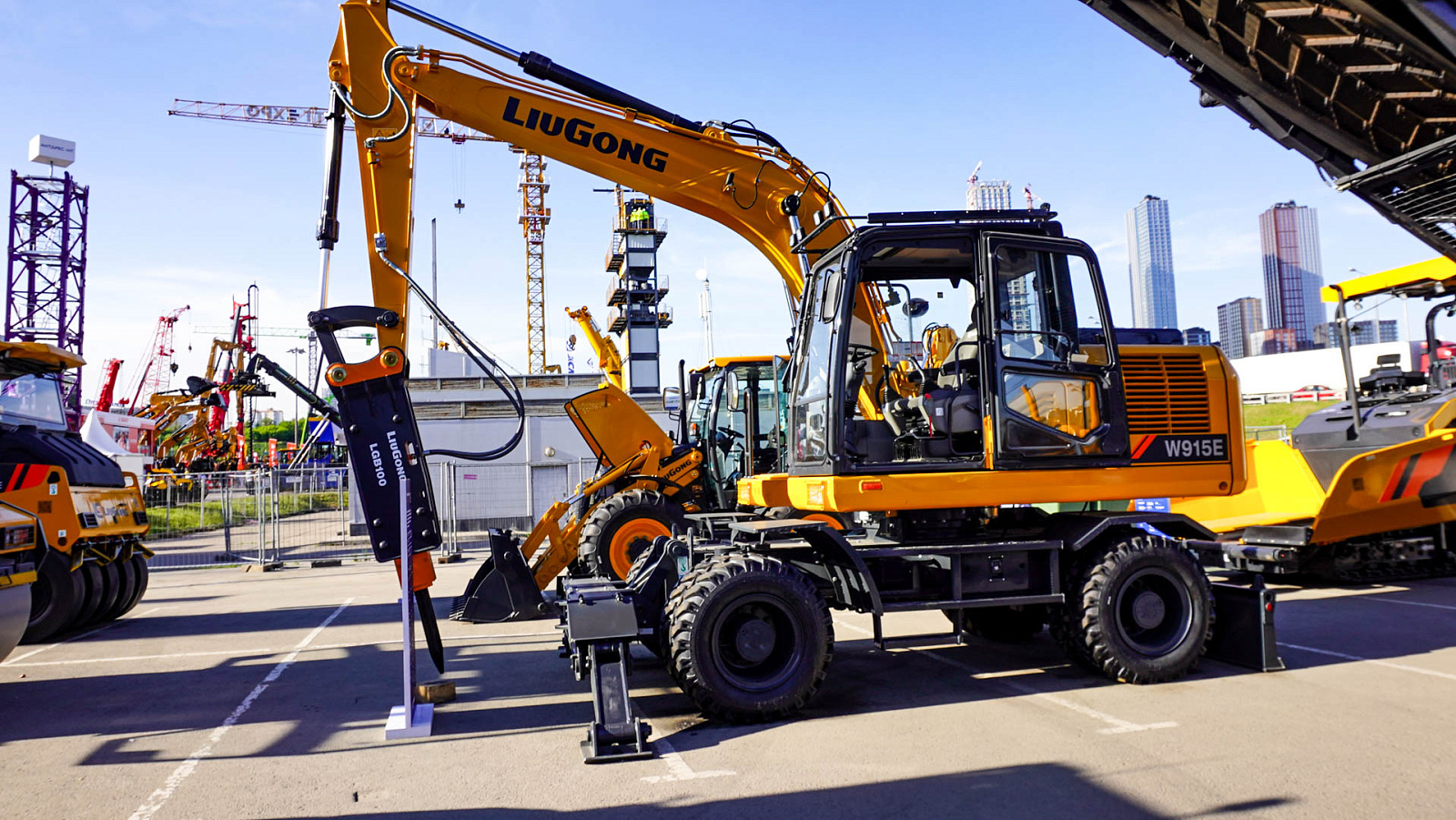 "ОСТРОВ МАШИН" на выставке "СТТ 2024" в Москве