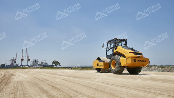 Каток грунтовый CLG6612E (полный привод)