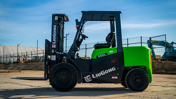 Электрический вилочный погрузчик LiuGong CPD50L-EM (5 тонн)