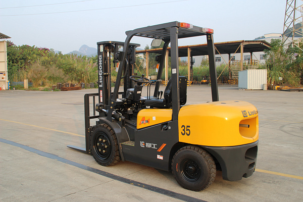 Дизельный вилочный погрузчик LiuGong CPCD35 Isuzu (3,5 тонны)
