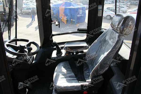 Фронтальный погрузчик LiuGong CLG855H (5 тонн)