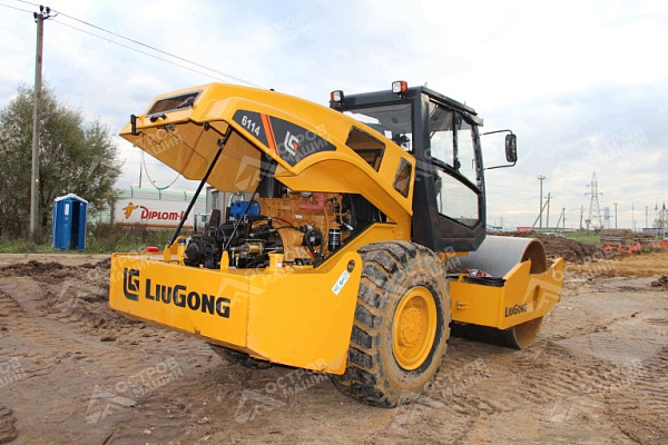 Каток грунтовый одновальцовый CLG6114E (задний привод)