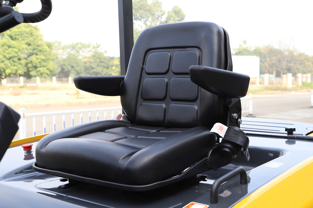 Электрический вилочный погрузчик LiuGong CLGA35-S (3,5 тонны)