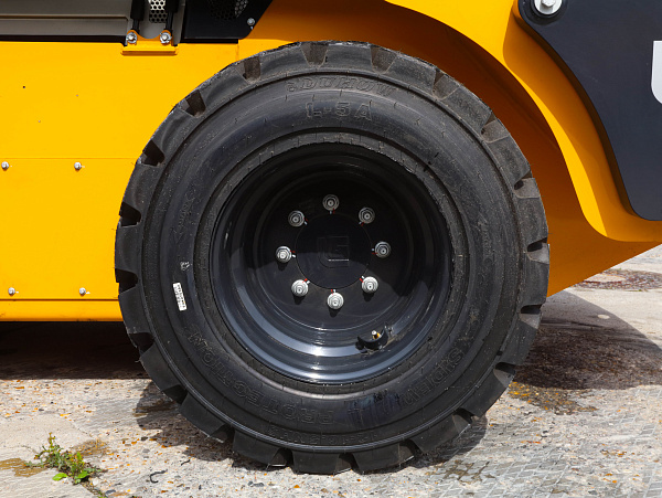 Мини-погрузчик LiuGong CLG385B MAX
