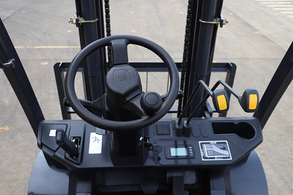 Электрический вилочный погрузчик LiuGong CLGA35-S (3,5 тонны)