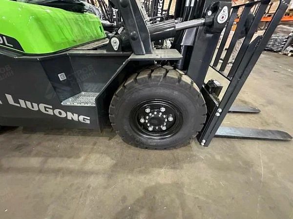 Электрический вилочный погрузчик LiuGong CPD40L-EM (4 тонны)
