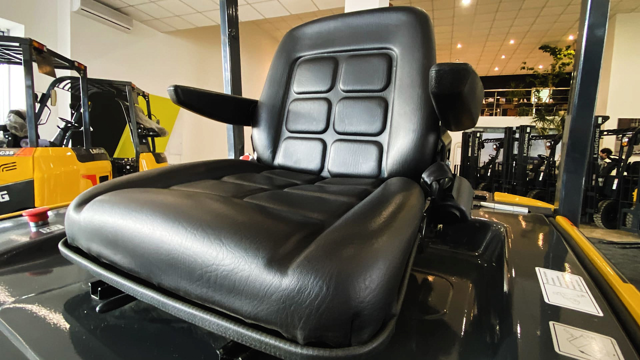 Электрический вилочный погрузчик LiuGong CLGА20-S (2 тонны)