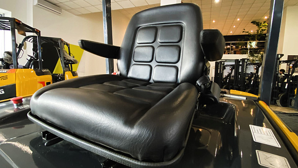 Электрический вилочный погрузчик LiuGong CLGА20-S (2 тонны)