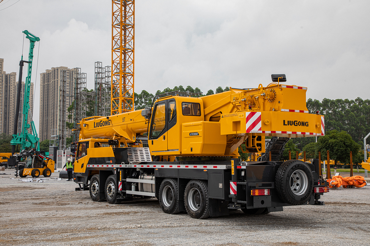 Автокран LiuGong LTC 550С5L