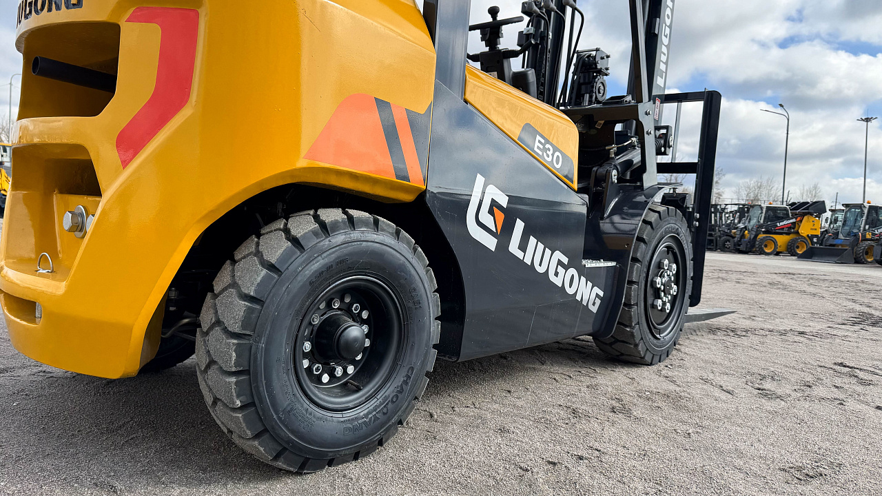 Дизельный вилочный погрузчик LiuGong CPCD30Е (3 тонны)