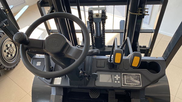 Электрический вилочный погрузчик LiuGong CLGА20-S (2 тонны)