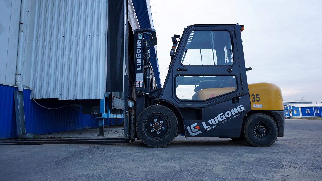 Дизельный вилочный погрузчик LiuGong CPCD35 Isuzu (3,5 тонны)