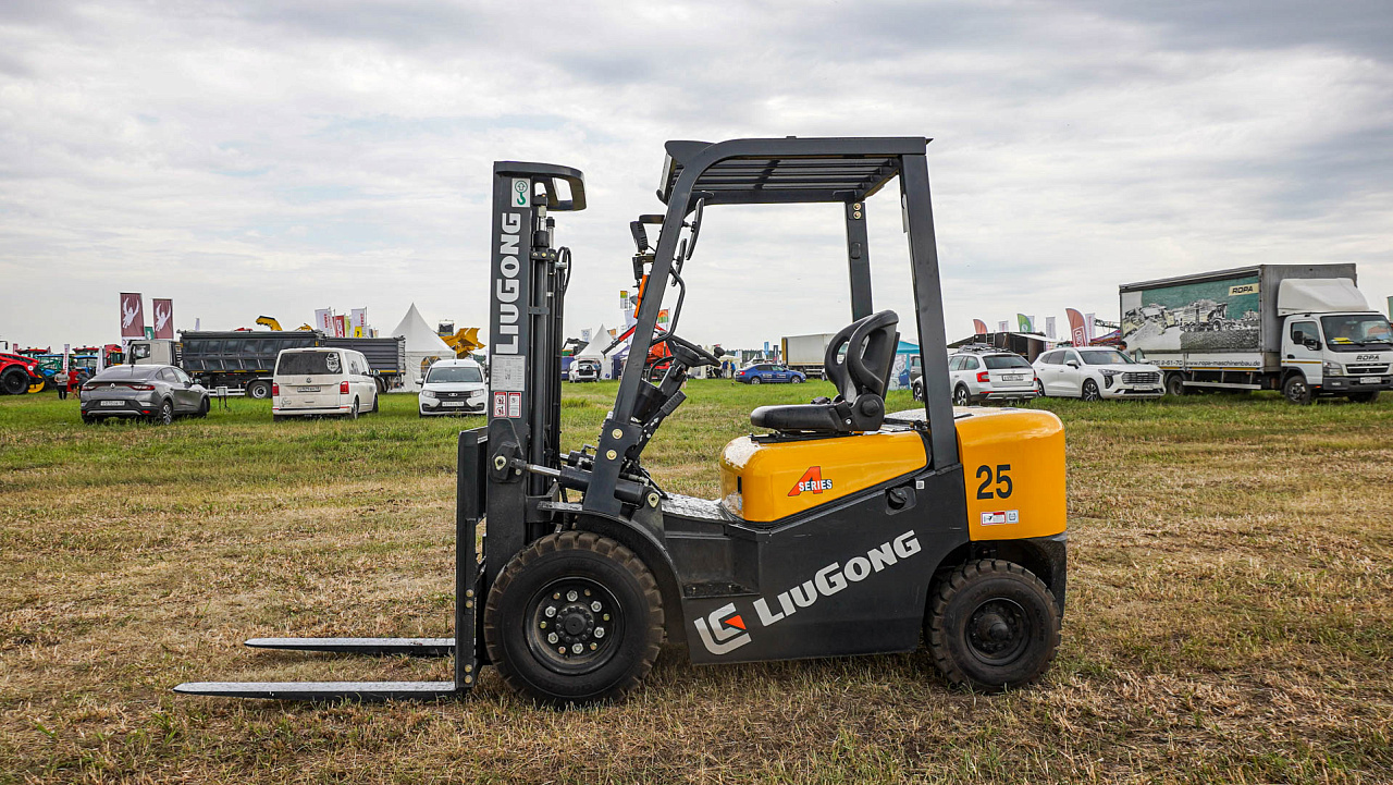 Дизельный вилочный погрузчик LiuGong CPCD25 Xinchai (2,5 тонны)