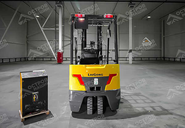 Электрический вилочный погрузчик LiuGong CLGA18-T, трёхопорный