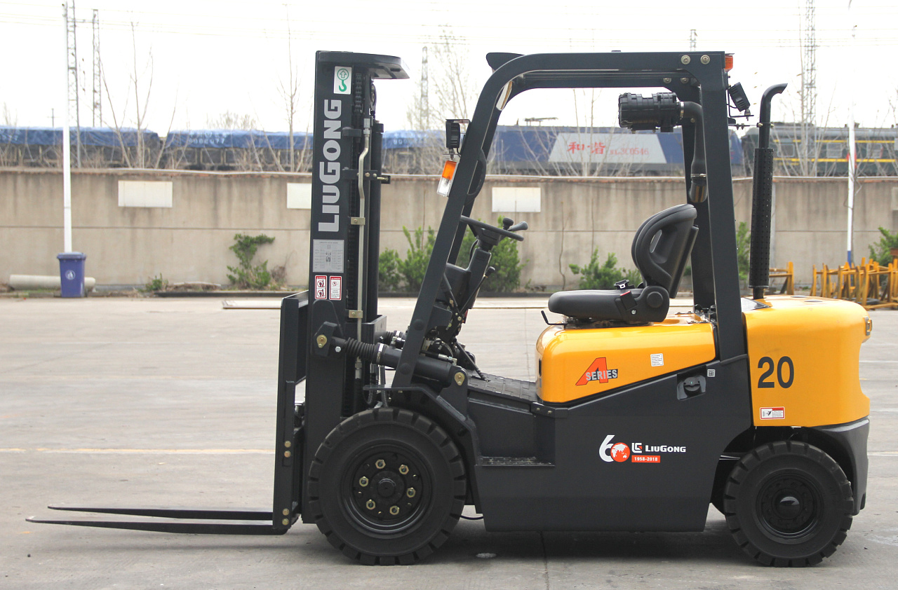 Дизельный вилочный погрузчик LiuGong CPCD20 Isuzu (2 тонны)