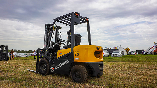 Дизельный вилочный погрузчик LiuGong CPCD25 Xinchai (2,5 тонны)